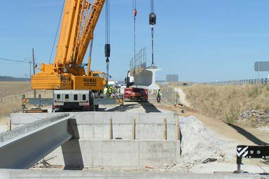 Paso superior sobre rio Guadiloba en la N-521. Tramo Cáceres- Trujillo., Vías y Estructuras